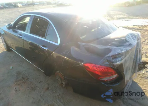 2017 Mercedes-Benz C 300 Luxury/Sport из США, поврежденный, VIN 55SWF4JB8HU203827